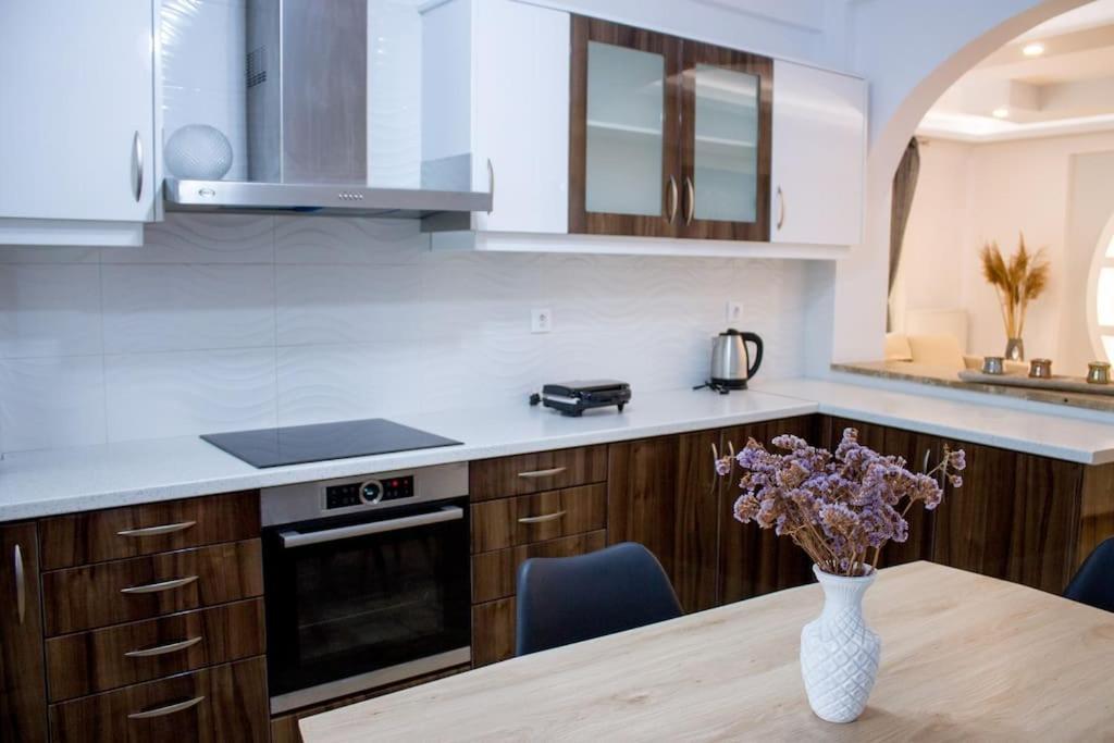 Spacious Apartment In The Heart Of Pythagorion Exterior photo